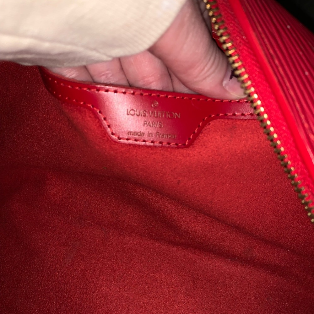 Louis Vuitton Epi Red Shoulder Bag - Picture 9 of 13